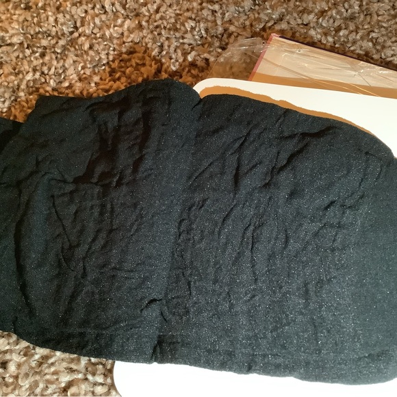 Hanes too day sheer control top pantyhose, color black, size: EF - Picture 10 of 12